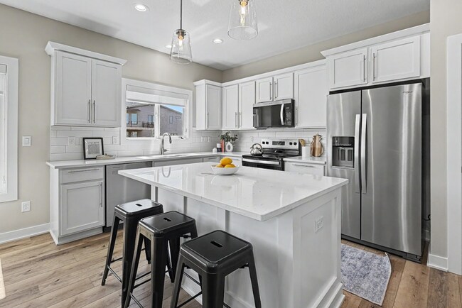 9134 Calvin Dr in West Des Moines, IA - Building Photo - Building Photo