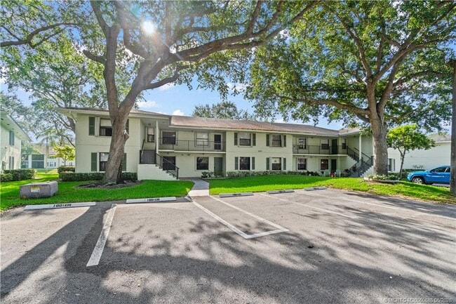 property at 1001 Sabal Ridge Cir