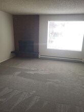 8309 Cirque Dr W in University Place, WA - Building Photo - Building Photo