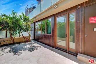 1249 N Formosa Ave in West Hollywood, CA - Building Photo - Building Photo