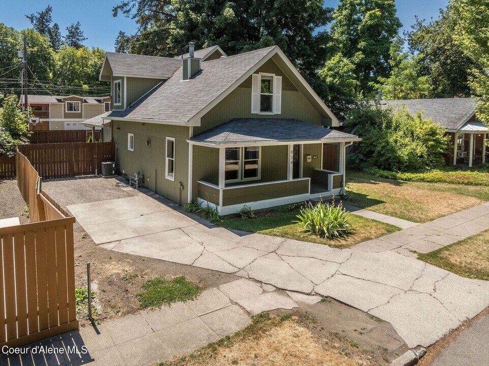 814 E Montana Ave in Coeur d'Alene, ID - Building Photo
