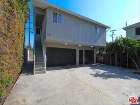 201 E 74th St in Los Angeles, CA - Building Photo