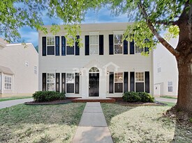 10232 Meadow Crossing Ln in Cornelius, NC - Building Photo