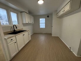 16805 Fairfax Ave in Cleveland, OH - Building Photo