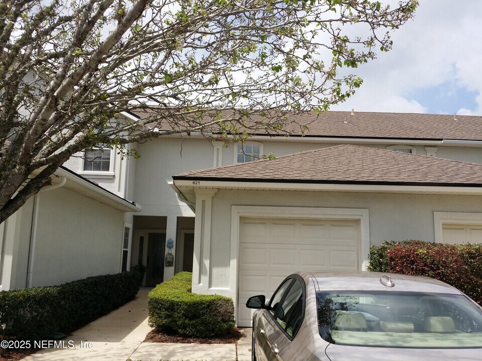 621 Southbranch Dr in Jacksonville, FL - Building Photo