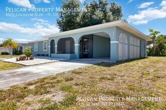 6570 Coliseum Blvd in Port Charlotte, FL - Building Photo - Building Photo