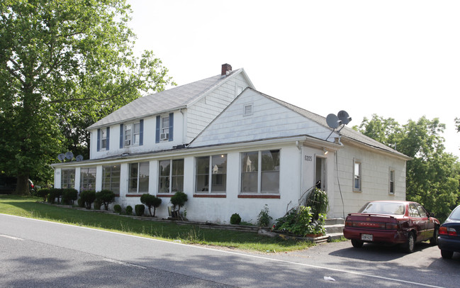 6205 Waterloo Rd in Ellicott City, MD - Building Photo - Building Photo