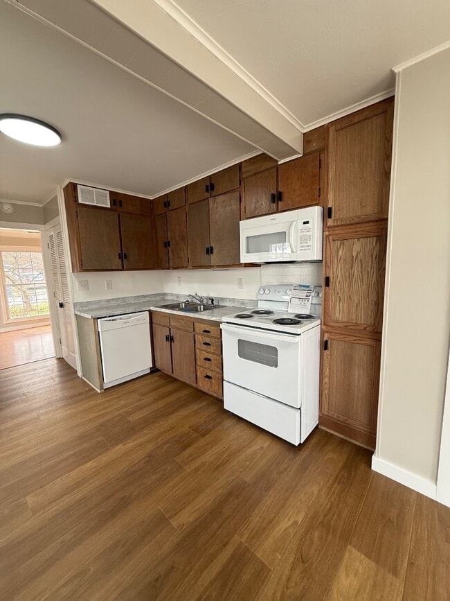 305 Cherokee Village Dr in Kingsport, TN - Building Photo - Building Photo