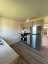 1690 Stretch Rd in Merced, CA - Building Photo - Building Photo