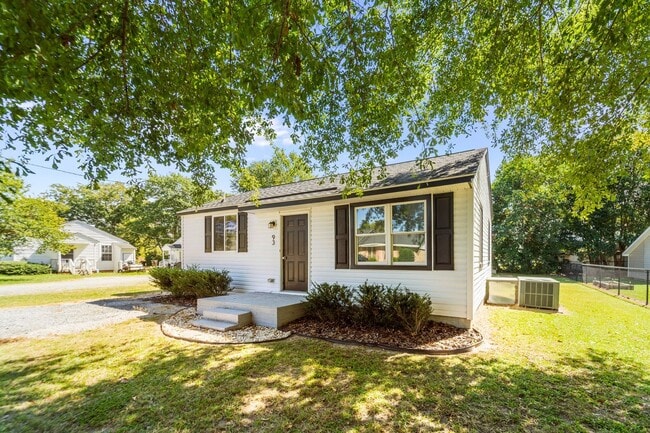93 W Hamer St in Coats, NC - Building Photo - Building Photo