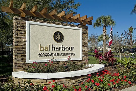 Bal Harbour in Largo, FL - Foto de edificio - Building Photo