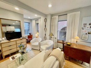 15 Thacher Ct, Unit 1 in Boston, MA - Building Photo - Building Photo
