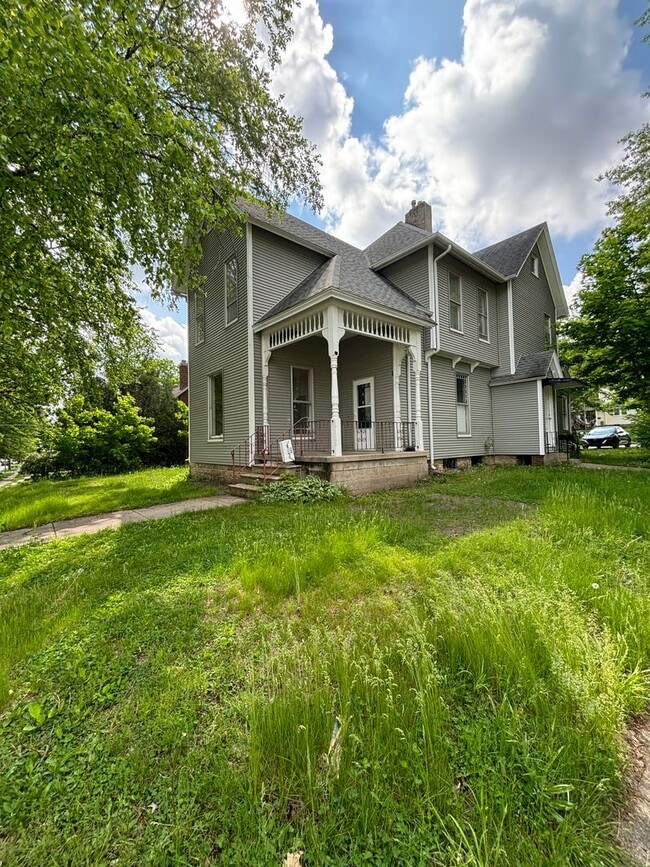 property at 804 Iowa St