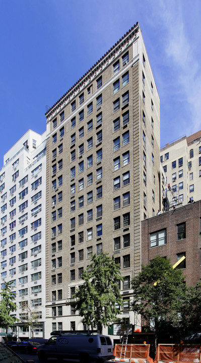 51-55 E 72nd St in New York, NY - Building Photo