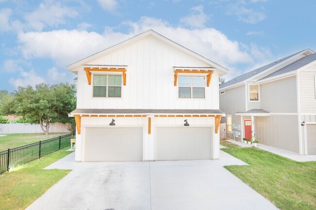 property at 10206 Lynwood Vlg