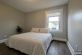 36 Garfield Pl in South Hackensack, NJ - Foto de edificio - Building Photo