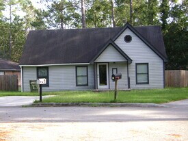 14 Little Country Pl in Savannah, GA - Building Photo