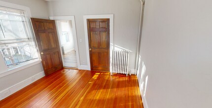 5 Elmer St, Unit 2 in Cambridge, MA - Foto de edificio - Building Photo