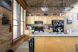 421 N Main St in Oshkosh, WI - Building Photo - Building Photo