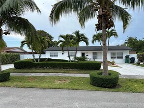 15640 SW 102nd Pl in Miami, FL - Building Photo - Building Photo