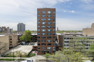 Shore Manor in Chicago, IL - Building Photo - Building Photo