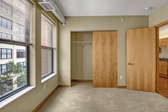Lofts at Farmers Market in St. Paul, MN - Foto de edificio - Building Photo
