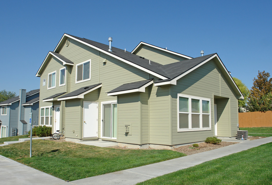 Lexi's Lane Townhomes in Nampa, ID - Building Photo