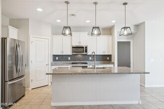 33974 Beeblossom Trl, Unit 702 in San Tan Valley, AZ - Building Photo - Building Photo