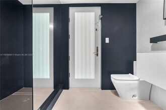 1325 Bay Dr in Miami Beach, FL - Building Photo - Building Photo