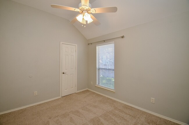 26006 Palmdale Estate Dr