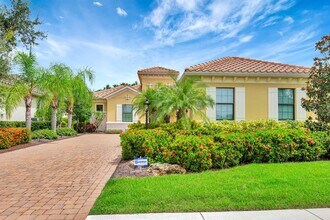14721 Castle Park Terrace in Lakewood Ranch, FL - Building Photo - Building Photo