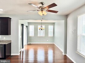 7 Coulter Ln in Stafford, VA - Building Photo