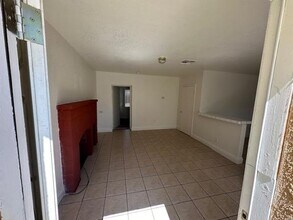 6536 El Rey Ave, Unit #B in Twentynine Palms, CA - Building Photo - Building Photo