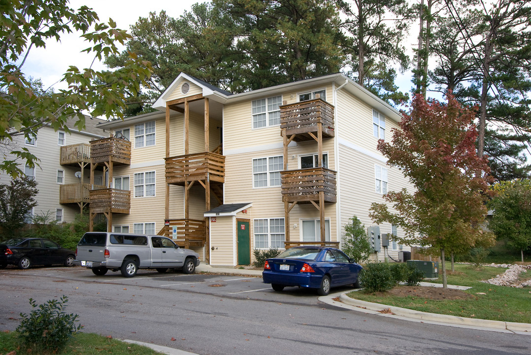 1021 Carlton Ave in Raleigh, NC - Foto de edificio