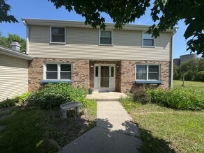 8625 E County Rd A in Janesville, WI - Building Photo - Building Photo