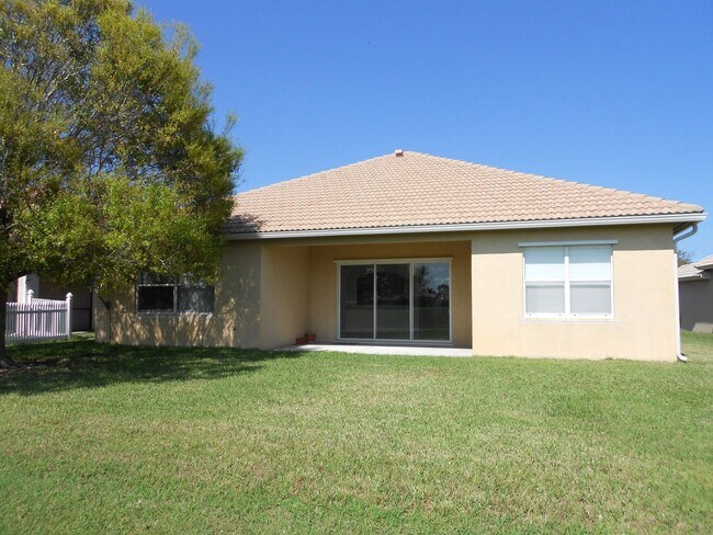 434 NW Sheffield Cir in Port St. Lucie, FL - Building Photo - Building Photo