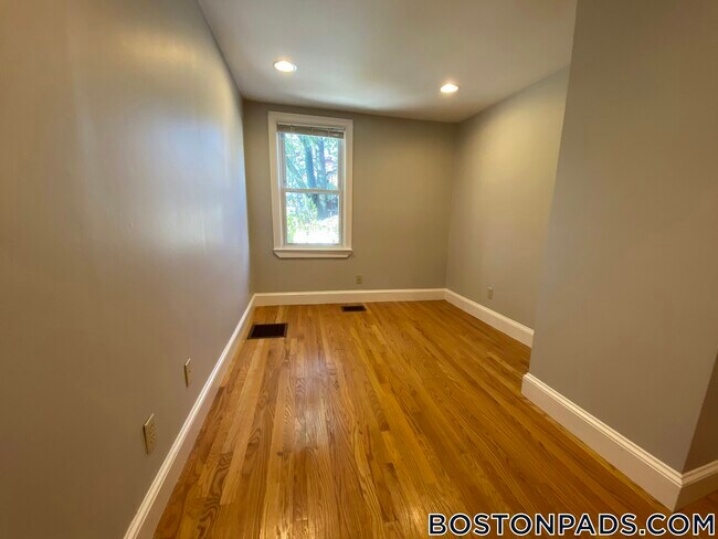 429 Franklin St in Cambridge, MA - Building Photo - Building Photo
