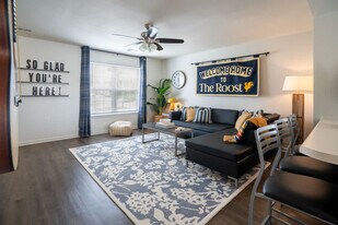 1051 Southern Dr in Columbia, SC - Building Photo