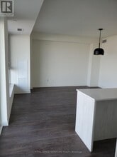 2 David Eyer Rd in Richmond Hill, ON - Building Photo - Building Photo