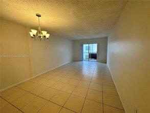 13685 NE 10th Ave, Unit 209 in North Miami, FL - Building Photo - Building Photo
