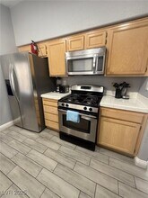 745 Gullwing Ln in North Las Vegas, NV - Building Photo - Building Photo
