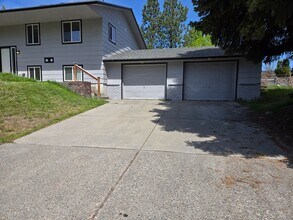 10921-10923 E 16th Ave in Spokane Valley, WA - Building Photo - Building Photo
