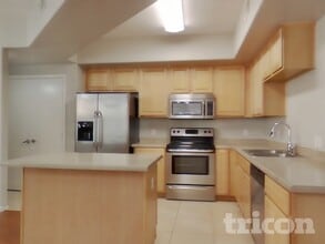 16825 N 14th St in Phoenix, AZ - Building Photo - Building Photo