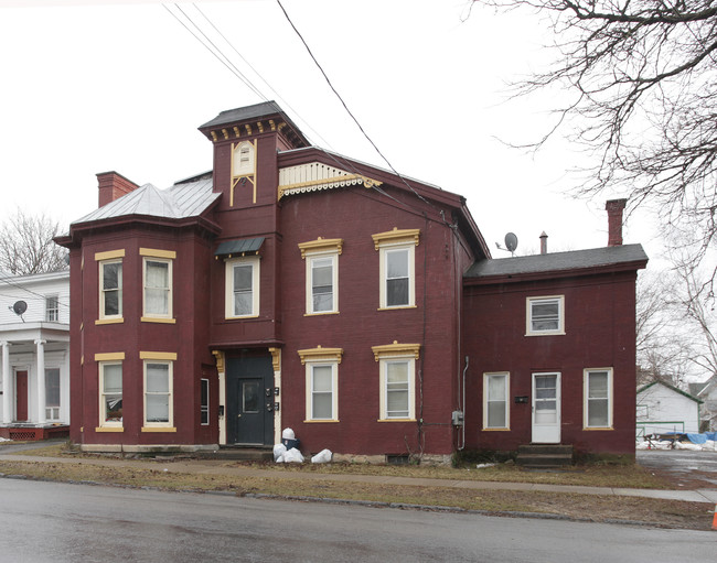 25 S William St in Johnstown, NY - Building Photo - Building Photo