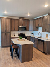 6430 N Atlas Rd-Unit -104 in Coeur d'Alene, ID - Building Photo - Building Photo