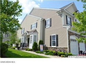 10 Brookfield Dr in Jackson Township, NJ - Building Photo - Building Photo