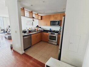 1 Shore Ln in Jersey City, NJ - Building Photo - Building Photo