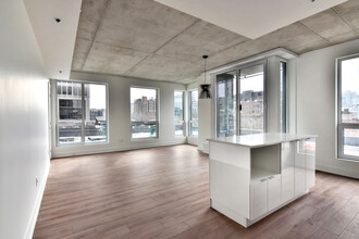 Zenith Condo Rentals Quartier Latin in Montréal, QC - Building Photo - Building Photo