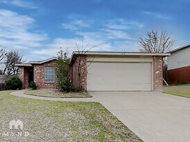 1418 Mill Branch Dr in Garland, TX - Building Photo