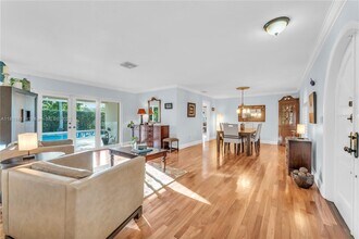 12600 SW 70th Ave in Miami, FL - Building Photo - Building Photo